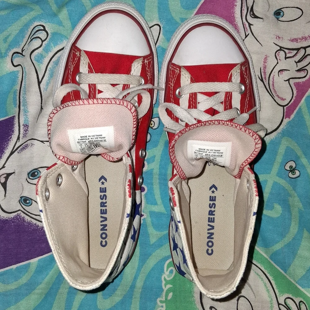 Converse youth size